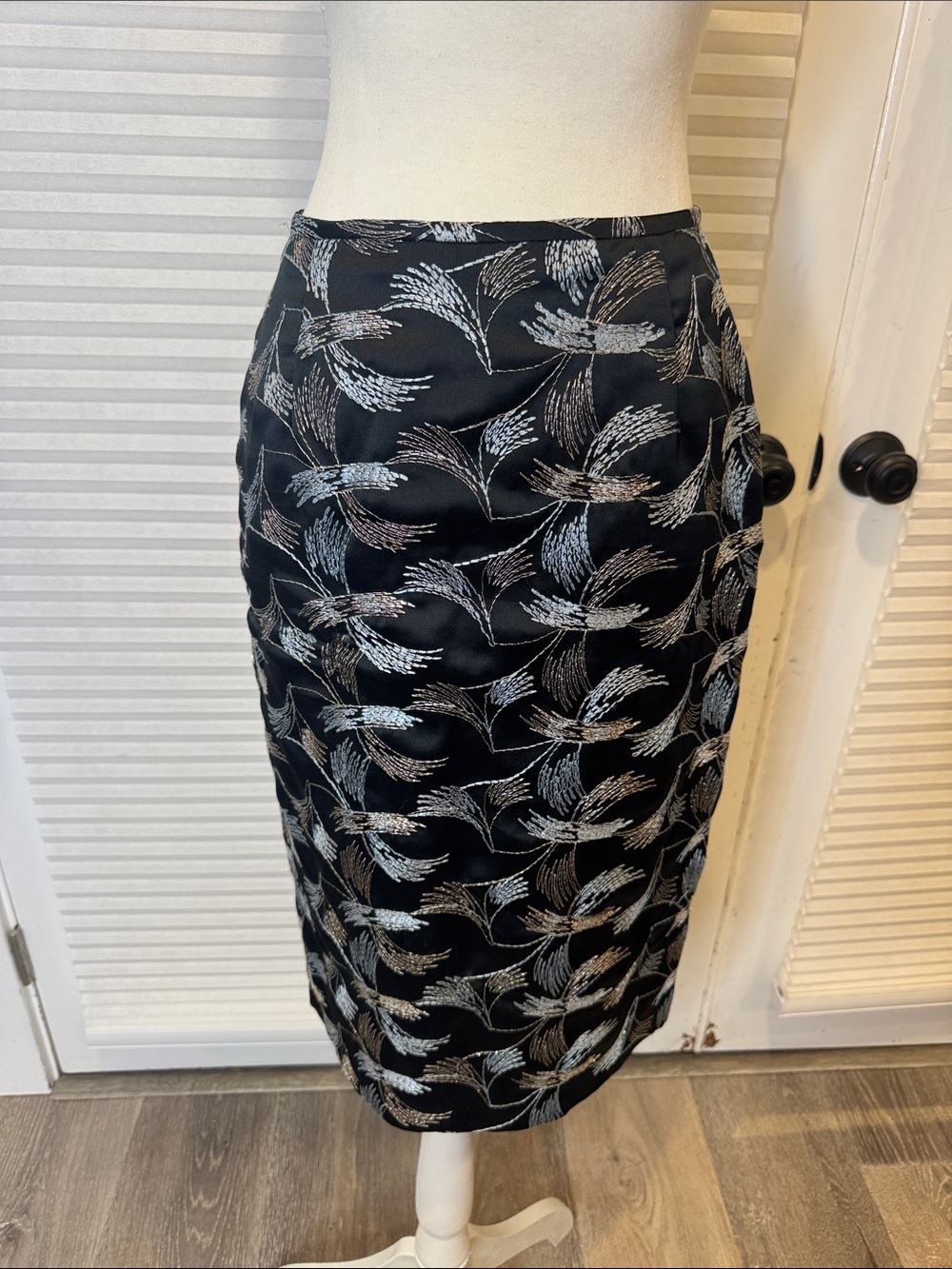Black Metallic-Accent Pencil Skirt RG